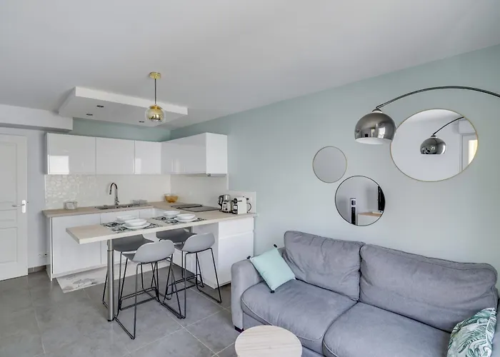 Le Galet, De Standing, Hyper Centre, Parking Prive, A 100 M De La Apartment Antibes