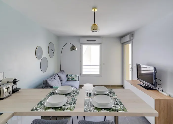 Le Galet, De Standing, Hyper Centre, Parking Prive, A 100 M De La Apartment Antibes